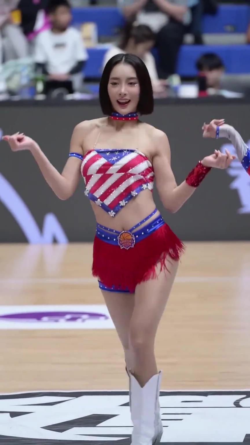 太離譜了 ！幾乎是完美女人！