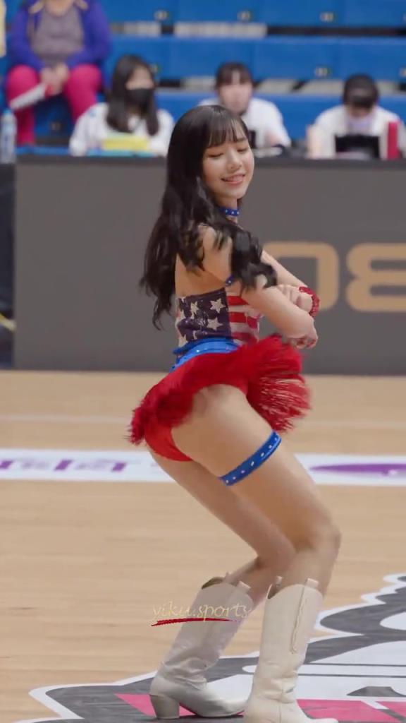 最好的啦啦隊小姐姐！自信，健康充滿活力！