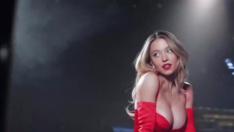 此前觀戰(zhàn)紐約德比！賣含洗澡水肥皂的悉尼妹太清楚自身優(yōu)勢了